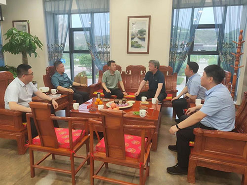 上海創(chuàng)力集團(tuán)總經(jīng)理張世洪一行赴山西企業(yè)走訪座談(圖4)